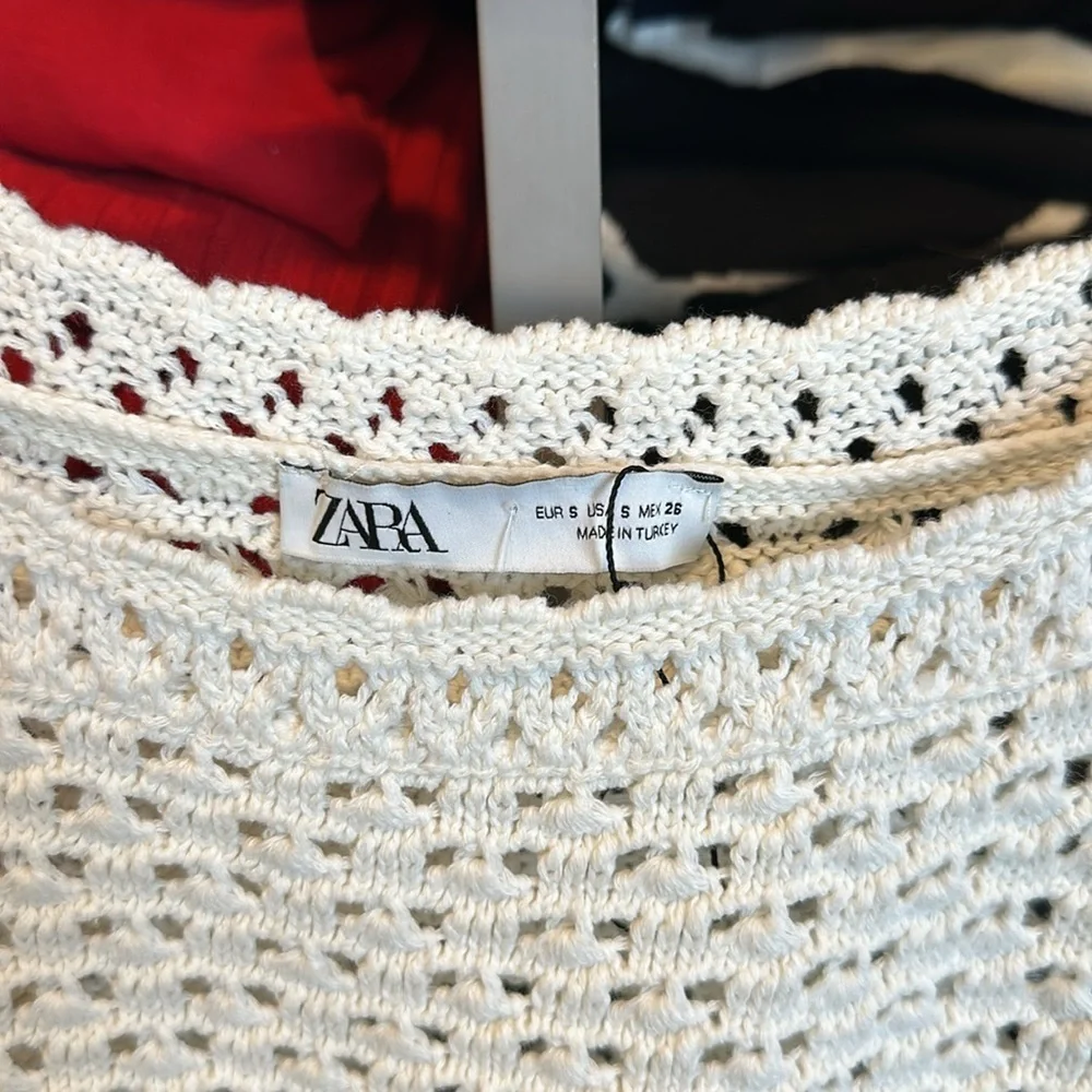 Zara ivory crocheted and eyelet long sleeve scoop neck top size S NWOT